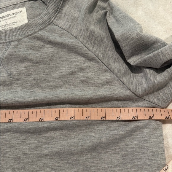 The sweatshirt project Button Detail gray sweater boat neck - Picture 5 of 6